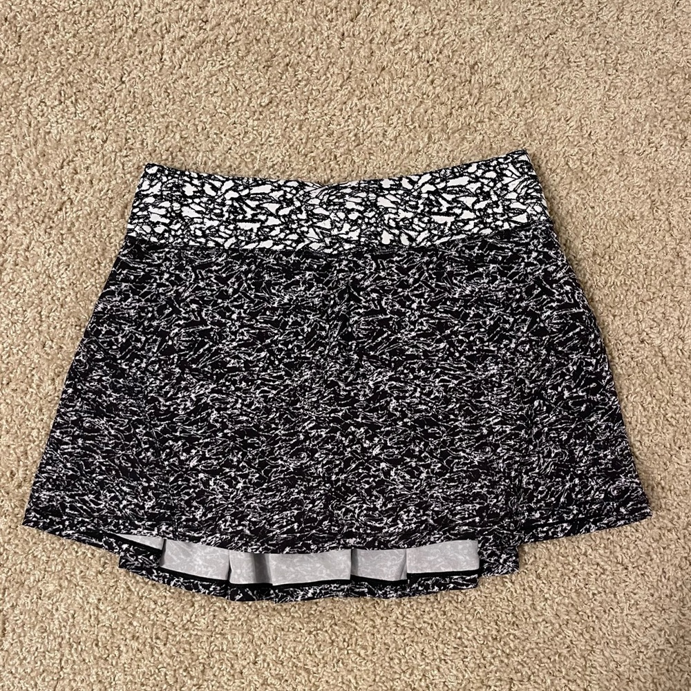 Lululemon Pace Rival Skirt Black and White Pattern Size 6